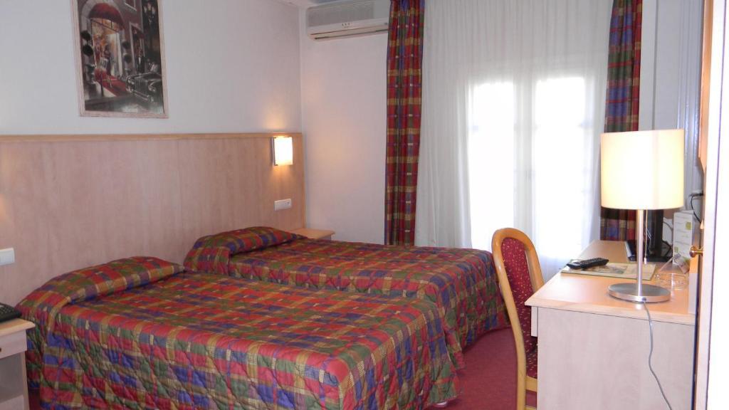 Hotel Chambord Виши Номер фото